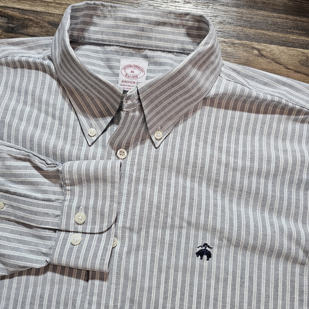 Brooks Brothers "Madison Fit" Button-Down Dress Shirt Men's XL Gray Stripes